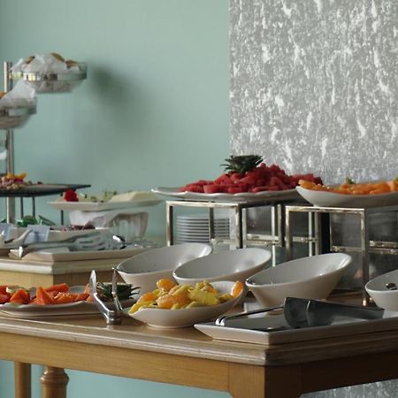 Quo Quality Hotel Manizales Bagian luar foto A buffet
