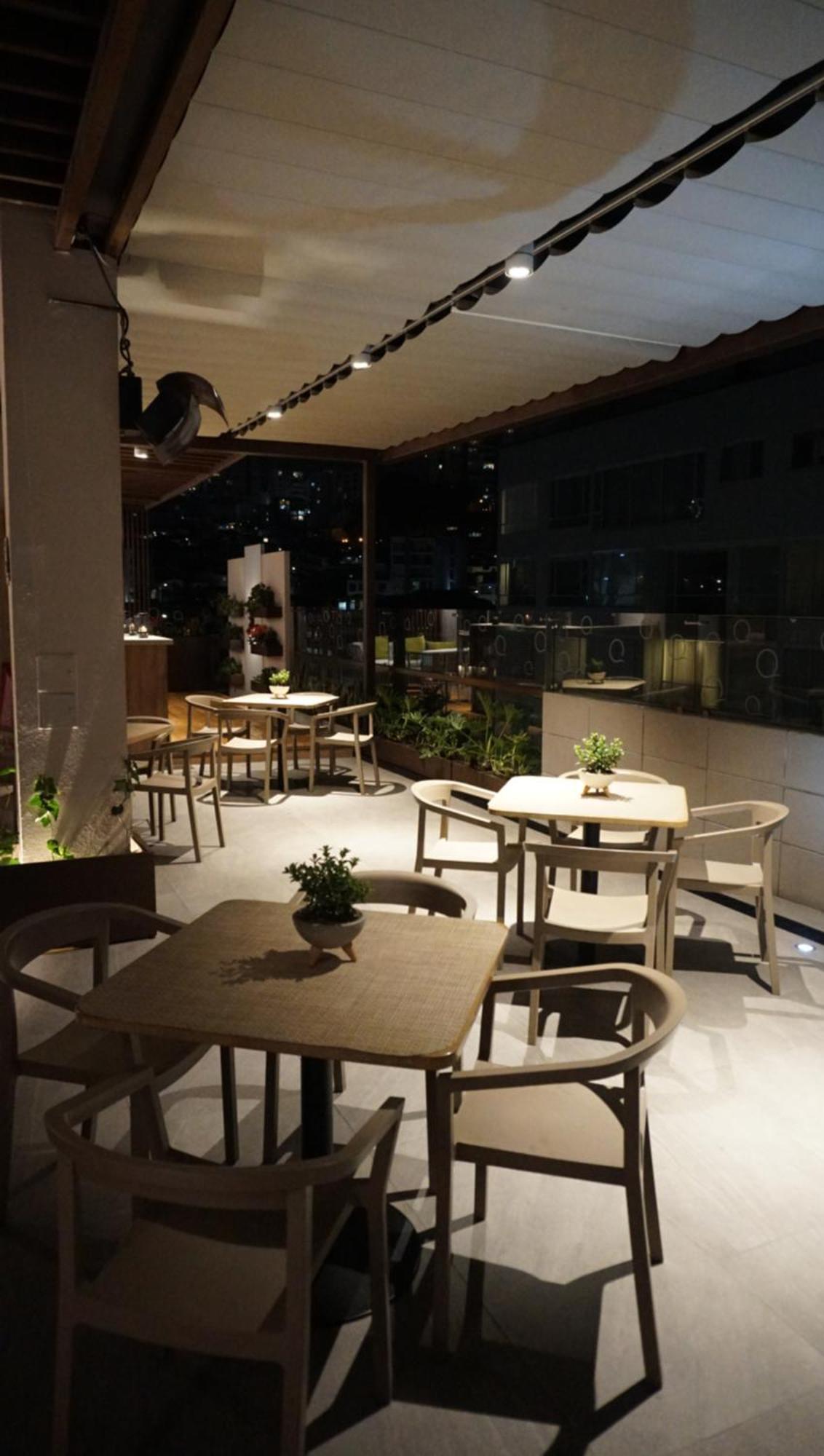 Quo Quality Hotel Manizales Bagian luar foto The interior of the restaurant