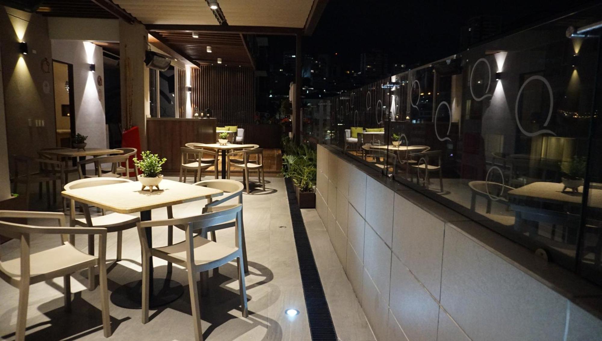 Quo Quality Hotel Manizales Bagian luar foto The interior of the lounge
