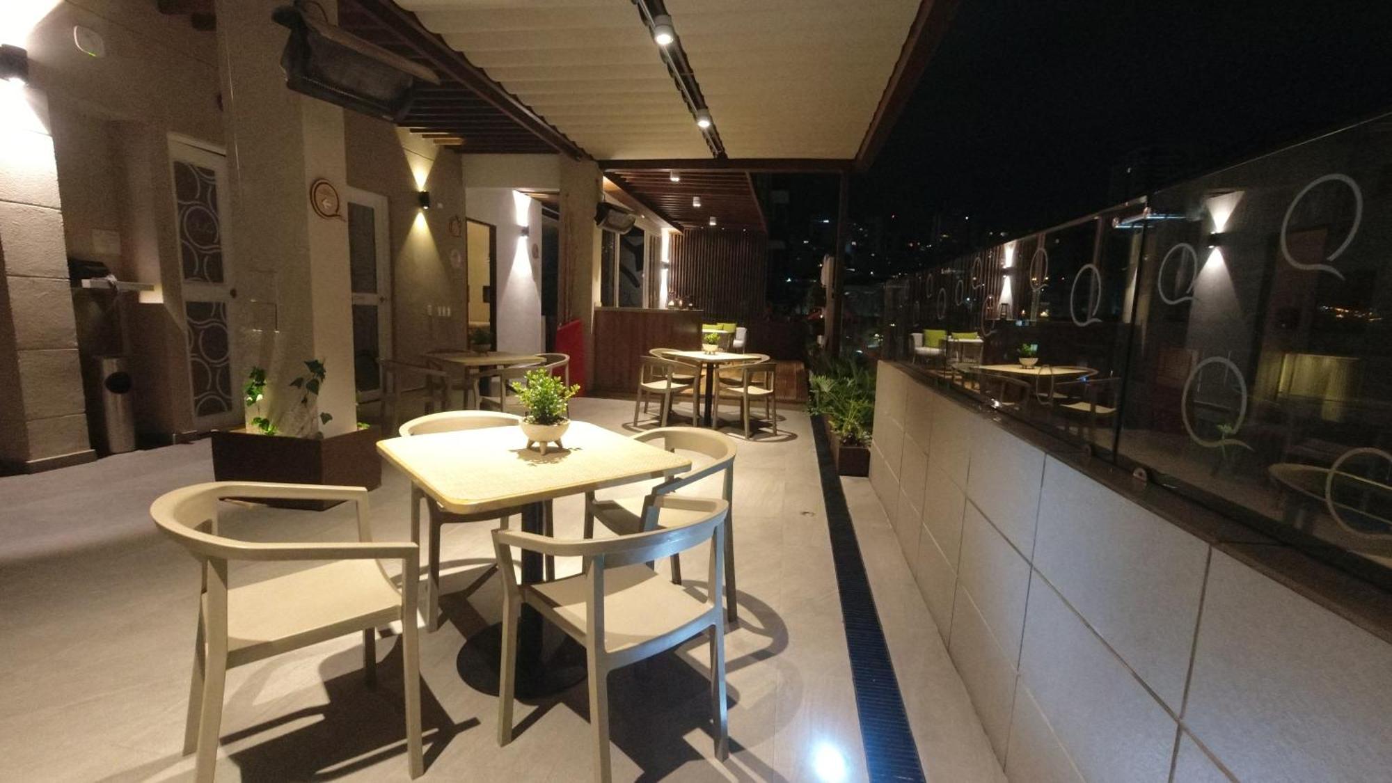 Quo Quality Hotel Manizales Bagian luar foto The interior of the lounge